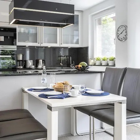 Rudi S Huus, Vermittlung Nordsee Apartment